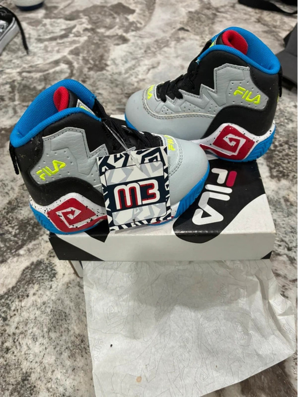 Fila MB toddler shoe size 6